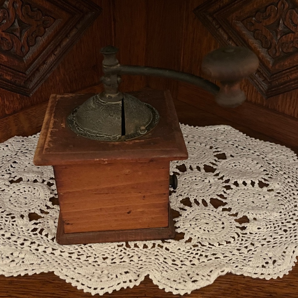 Vintage coffee grinder - Picture 6 of 10